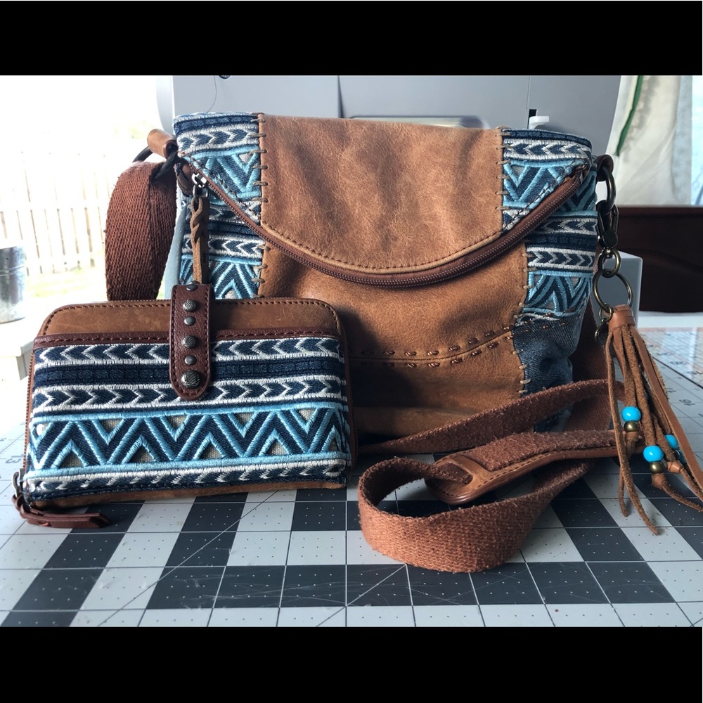 Beautiful matching purse and wallet by The Sak